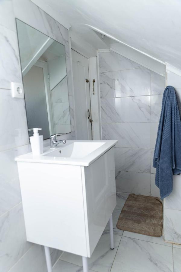 Santos Apartment In Central Lisbon With River View Luaran gambar